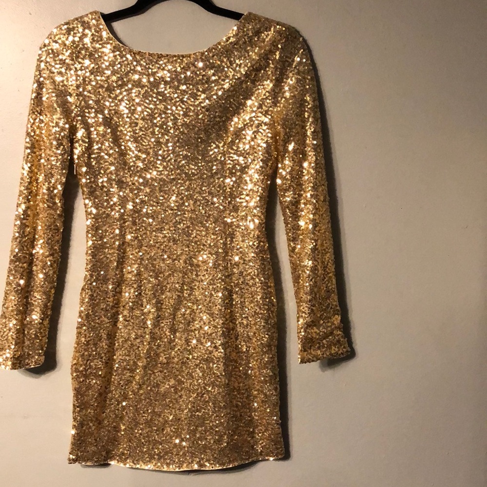 Gold sequin dress ✨
